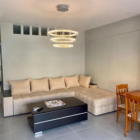 Square Family Apartment *