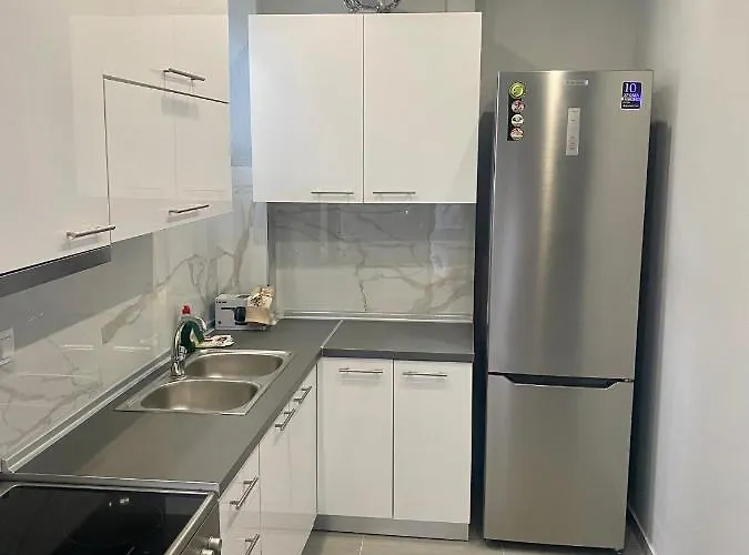 Square Family * Nea Kallikrateia